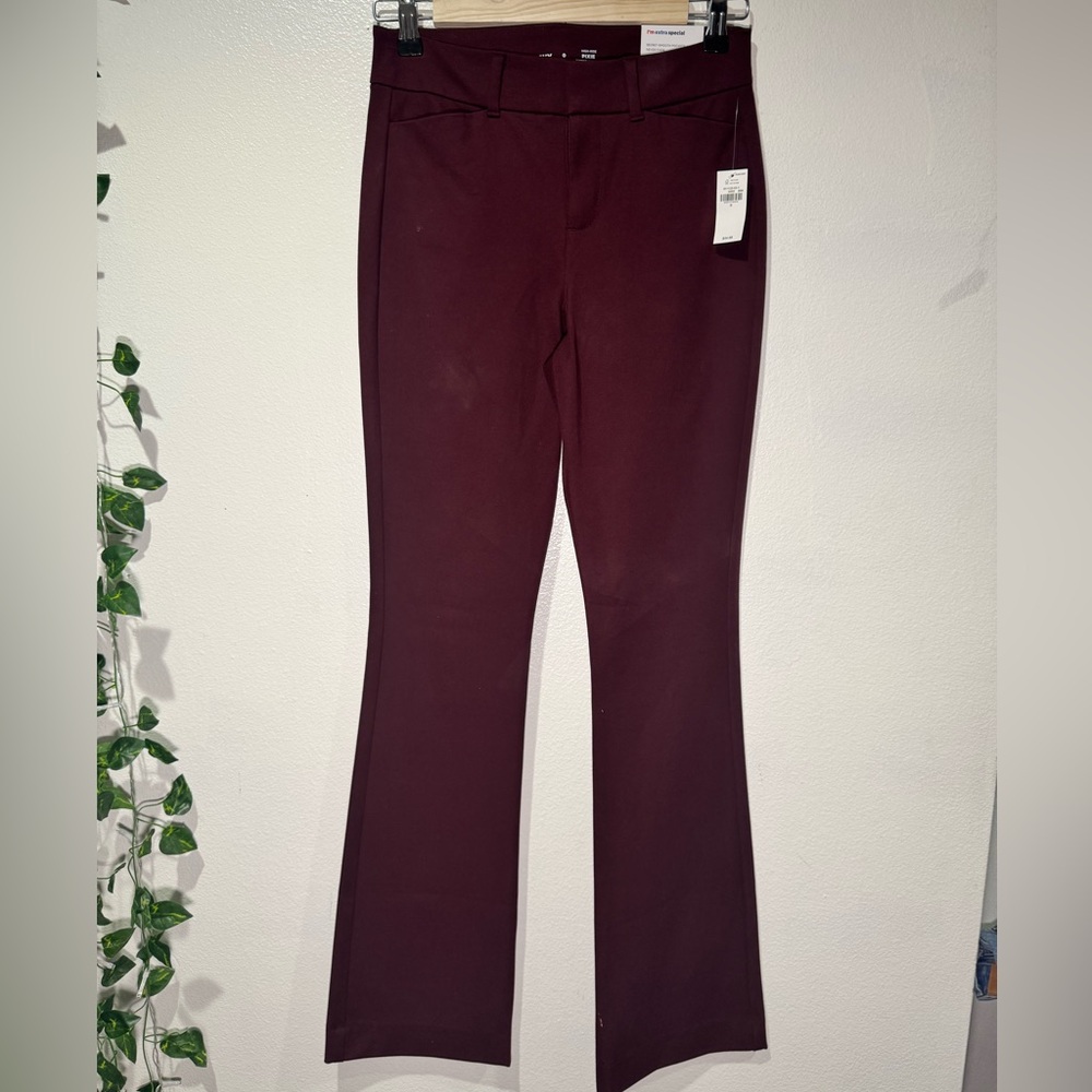 Old Navy Women's Boot Cut Pants in Burgundy